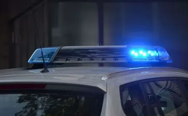 Policjant z Wadowic po służbie zauważył kobietę na torowisku