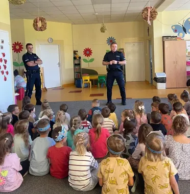 Dzielnicowi z Wadowic rozmawiali z uczniami o przemocy rówieśniczej