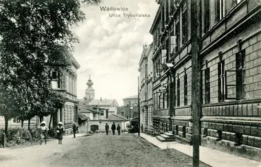 Wadowice sprzed stu lat wychodzą na ulicę - spacer może zaskoczyć